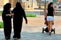 یادآوری برای گردشگران در اردن چگونه زنان در اردن عقبه لباس می پوشند