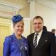 Das lächerliche Outfit des Botschafters der Ukraine bei einem Empfang bei der Königin von Großbritannien hat das Netzwerkfoto der Botschafterin der Ukraine Natalia Galibarenko bei einem Empfang bei der Königin von England in die Luft gesprengt